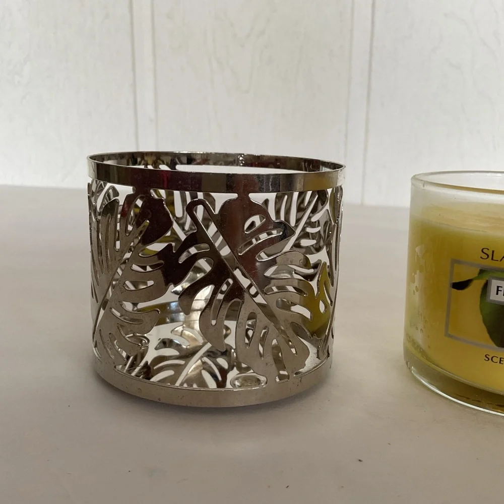 Bath & Body Works Slatkin and Company Fresh Lemon Candle and holder NWT - Picture 4 of 10